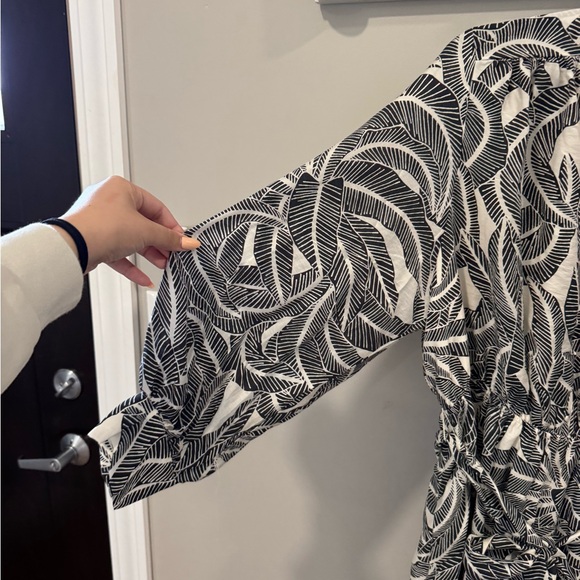 H&M Brown Blazer with Black and White Patterned Dress - Picture 5 of 8